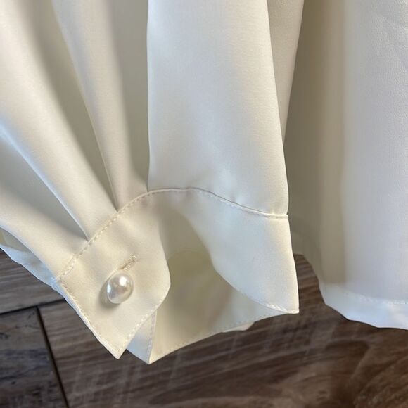 Koret White Embroidered Classy Ladies Blouse, Size 20W, - Picture 4 of 7